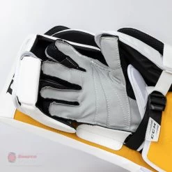 CCM Extreme Flex E5.9 Senior Goalie Blocker 21 CCM Extreme Flex E5.9 Senior Goalie Blocker -Ccm Shop ccm blockers ccm extreme flex e5 9 senior goalie blocker 27988477182018