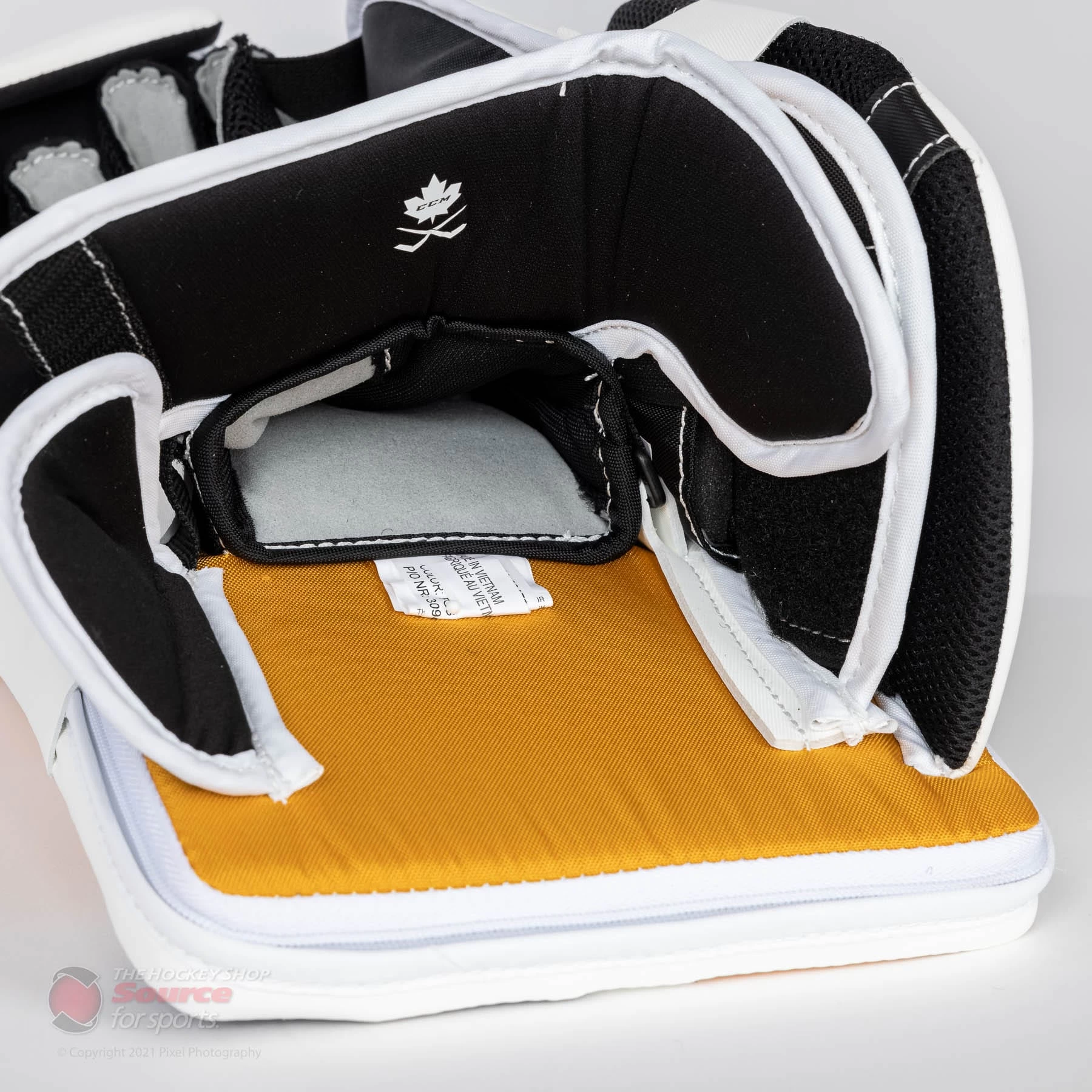 CCM Extreme Flex E5.9 Senior Goalie Blocker 12 CCM Extreme Flex E5.9 Senior Goalie Blocker - Image 10