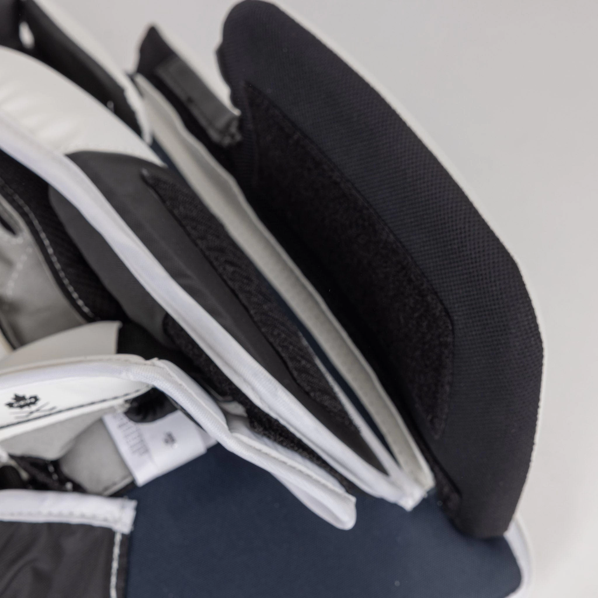 CCM Extreme Flex E6.5 Junior Goalie Blocker 8 CCM Extreme Flex E6.5 Junior Goalie Blocker - Image 6