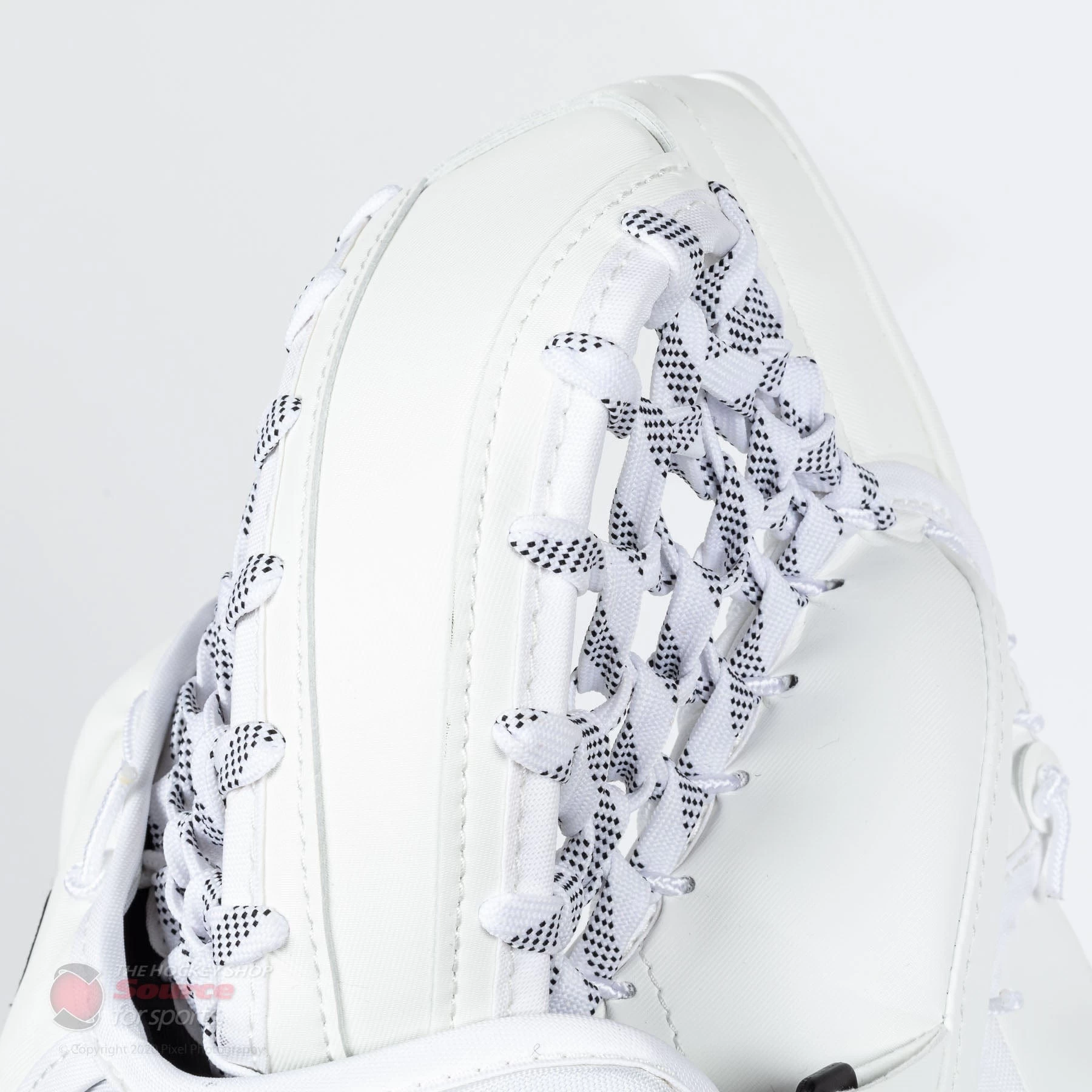 CCM Axis A1.9 Intermediate Goalie Catcher - Source Exclusive 7 CCM Axis A1.9 Intermediate Goalie Catcher - Source Exclusive - Image 5