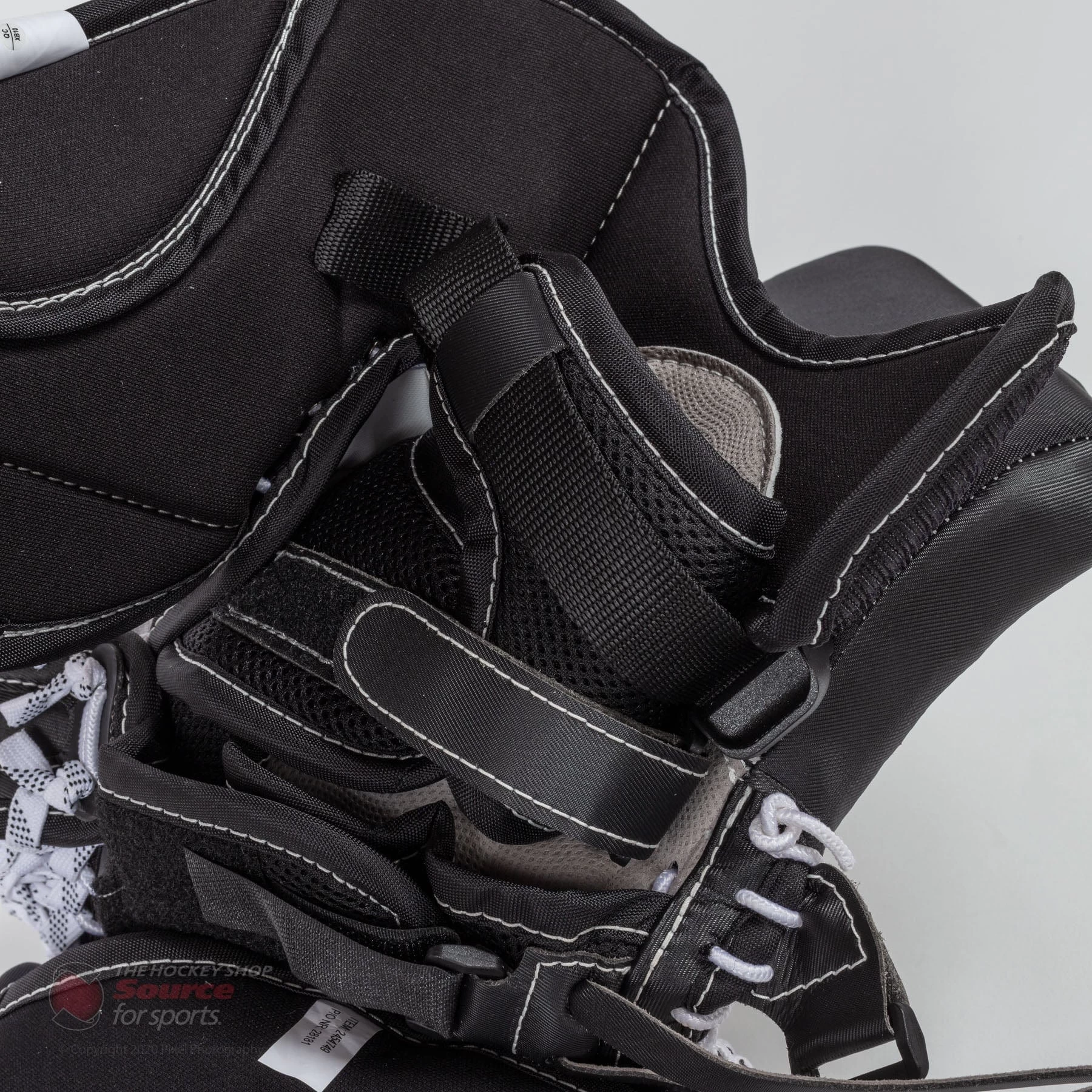 CCM Axis Senior Goalie Catcher - 580 Break Angle 11 CCM Axis Senior Goalie Catcher - 580 Break Angle - Image 9