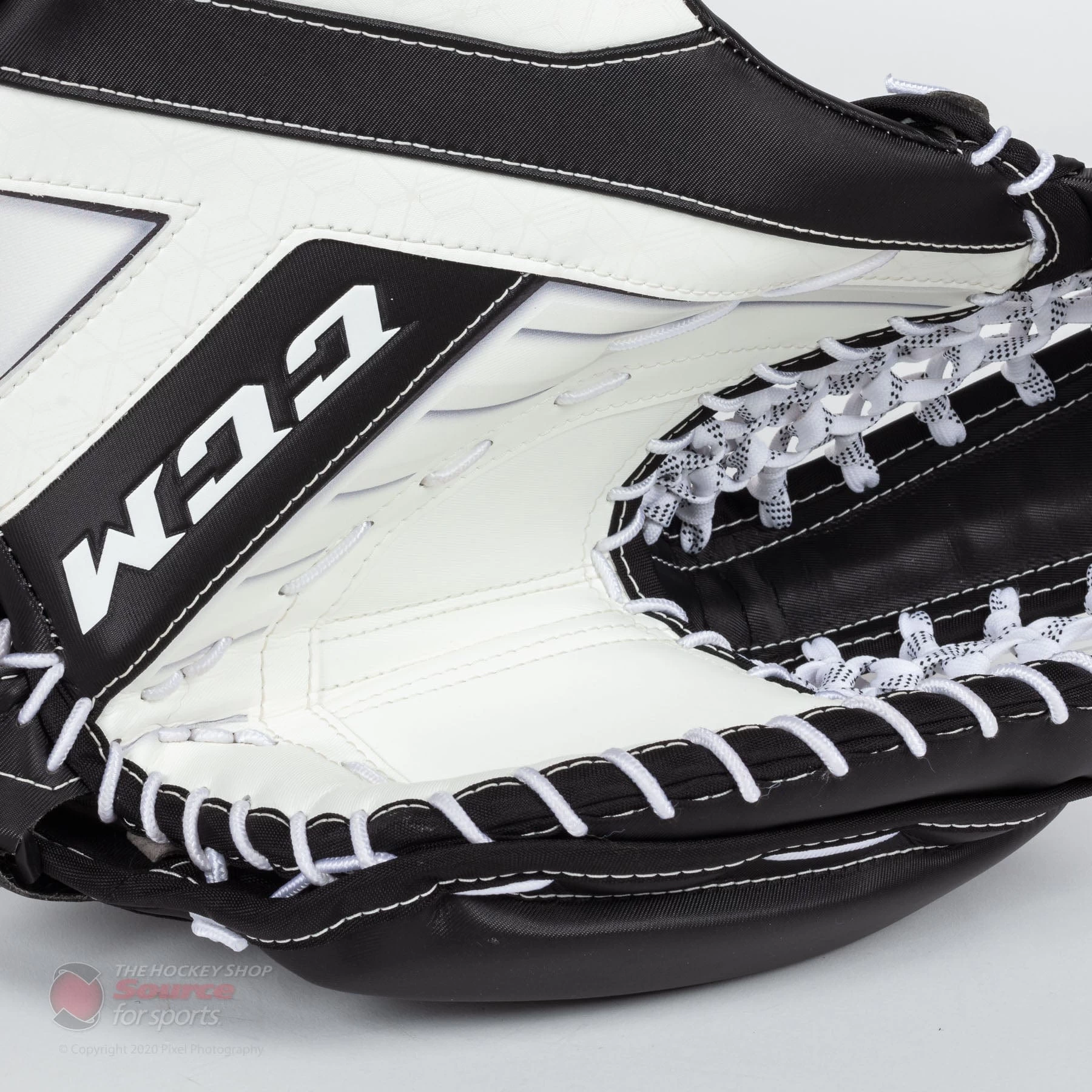 CCM Axis Senior Goalie Catcher - 580 Break Angle 4 CCM Axis Senior Goalie Catcher - 580 Break Angle - Image 2