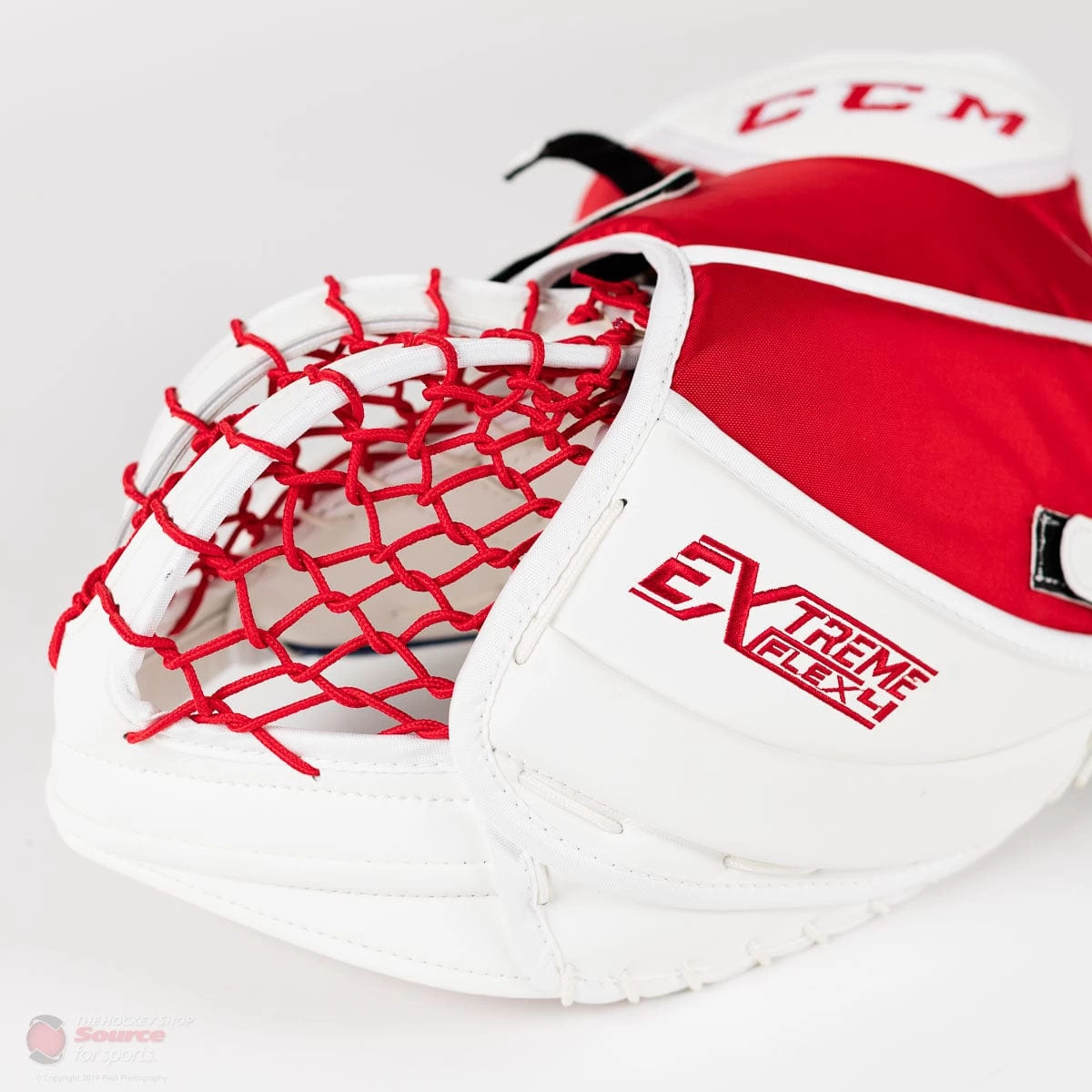 CCM Extreme Flex 4 Pro Senior Goalie Catcher 8 CCM Extreme Flex 4 Pro Senior Goalie Catcher - Image 6