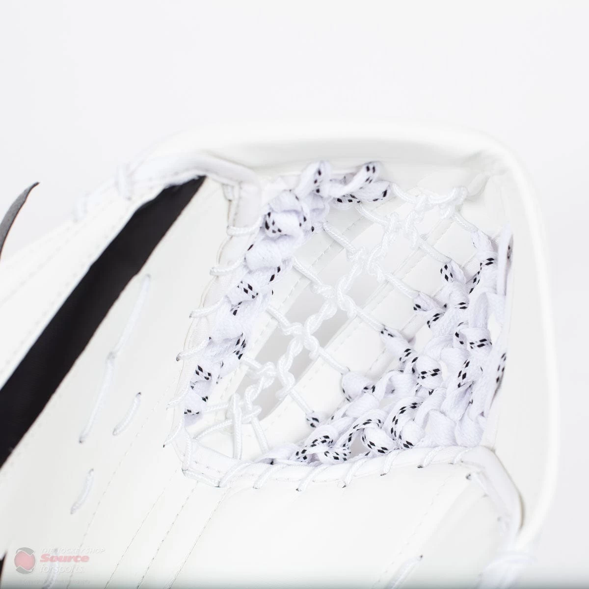 CCM Extreme Flex E4.5 Junior Goalie Catcher - Source Exclusive 5 CCM Extreme Flex E4.5 Junior Goalie Catcher - Source Exclusive - Image 3