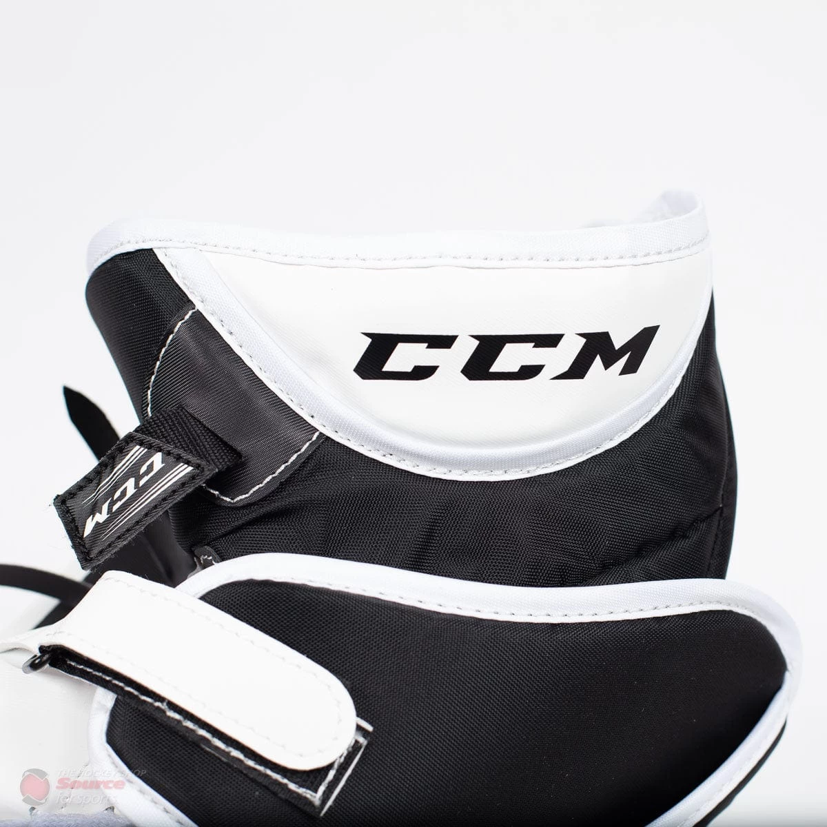 CCM Extreme Flex E4.5 Junior Goalie Catcher - Source Exclusive 12 CCM Extreme Flex E4.5 Junior Goalie Catcher - Source Exclusive - Image 10