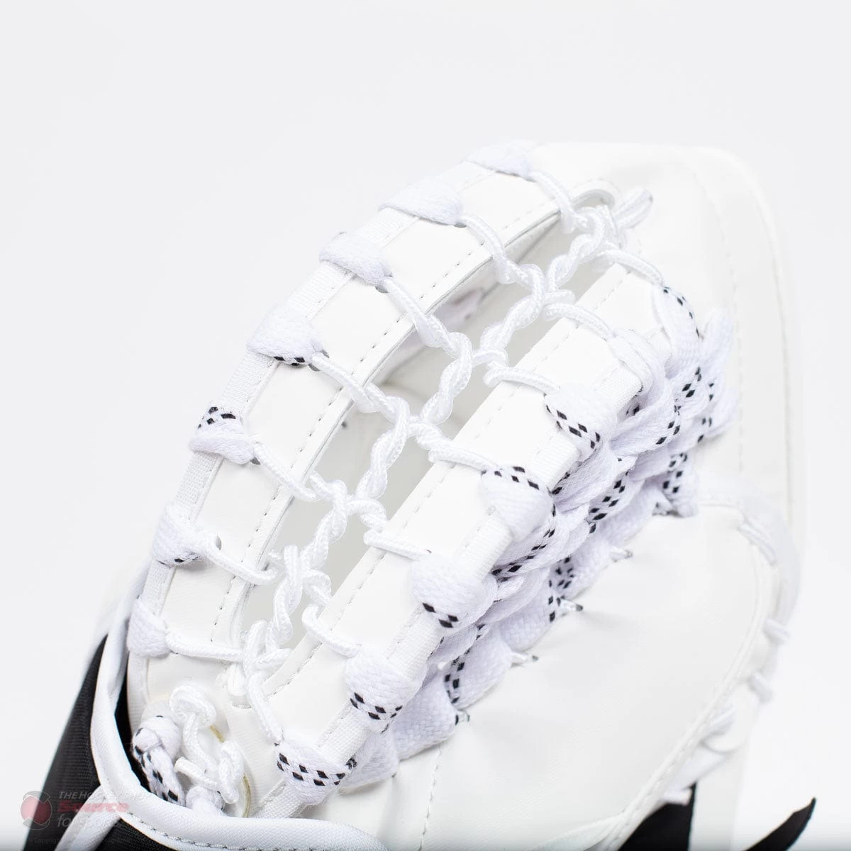 CCM Extreme Flex E4.5 Junior Goalie Catcher - Source Exclusive 8 CCM Extreme Flex E4.5 Junior Goalie Catcher - Source Exclusive - Image 6