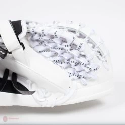 CCM Extreme Flex E4.5 Junior Goalie Catcher - Source Exclusive 22 CCM Extreme Flex E4.5 Junior Goalie Catcher - Source Exclusive -Ccm Shop ccm catchers ccm extreme flex e4 5 junior goalie catcher source exclusive 5323873157186