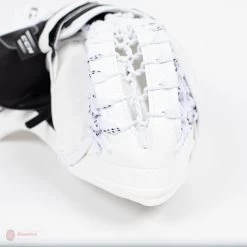 CCM Extreme Flex E4.5 Junior Goalie Catcher - Source Exclusive 24 CCM Extreme Flex E4.5 Junior Goalie Catcher - Source Exclusive -Ccm Shop ccm catchers ccm extreme flex e4 5 junior goalie catcher source exclusive 5323873550402