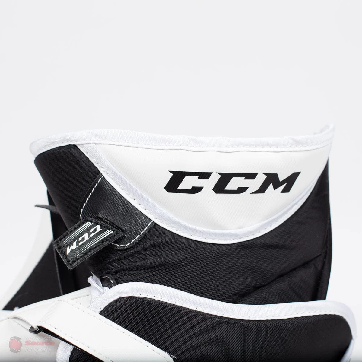 CCM Extreme Flex E4.5 Senior Goalie Catcher - Source Exclusive 12 CCM Extreme Flex E4.5 Senior Goalie Catcher - Source Exclusive - Image 10