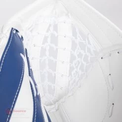 CCM Extreme Flex E5.5 Junior Goalie Catcher 21 CCM Extreme Flex E5.5 Junior Goalie Catcher -Ccm Shop ccm catchers ccm extreme flex e5 5 junior goalie catcher 27972557635650