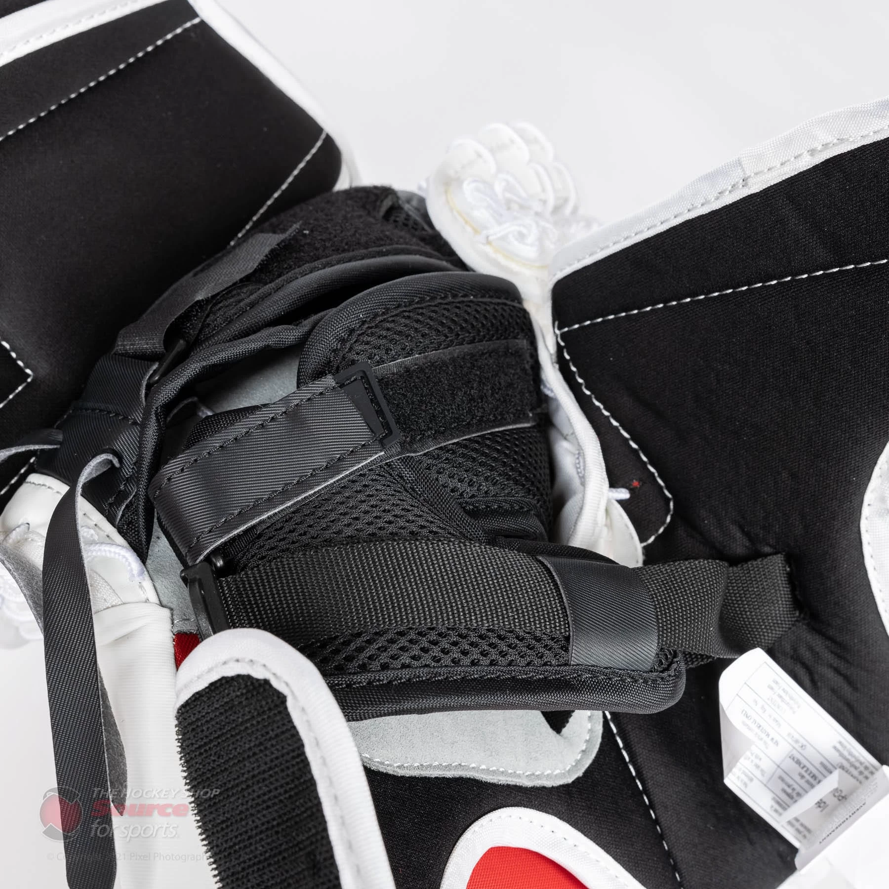 CCM Extreme Flex E5.5 Senior Goalie Catcher 15 CCM Extreme Flex E5.5 Senior Goalie Catcher - Image 13