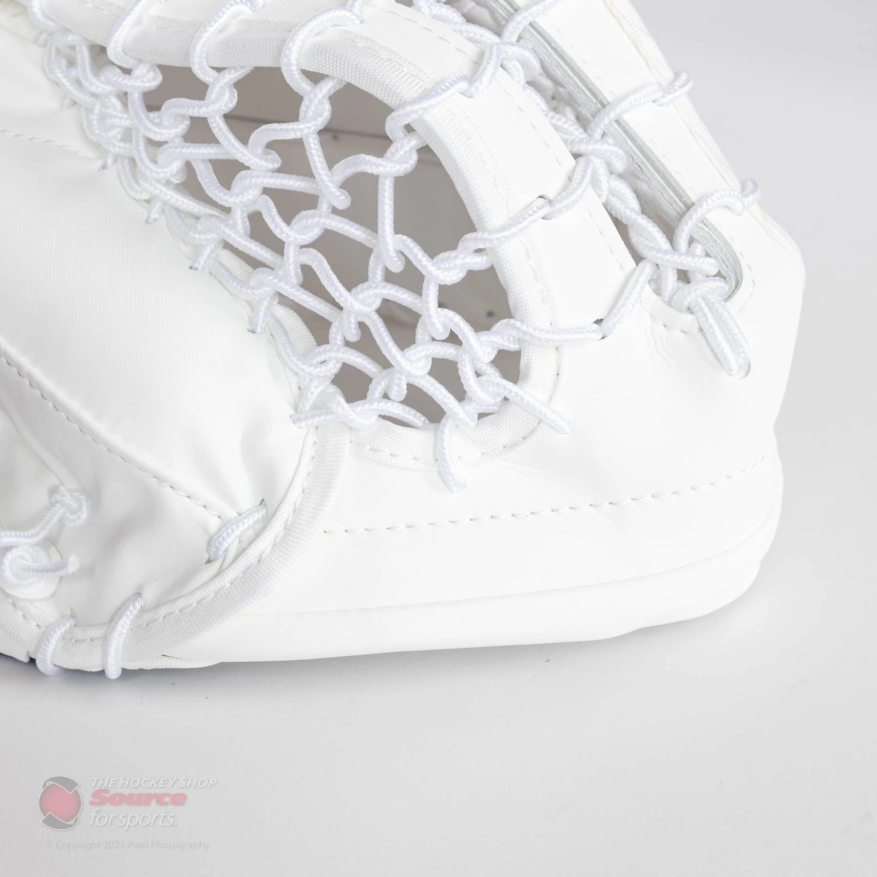 CCM Extreme Flex E5.5 Senior Goalie Catcher 12 CCM Extreme Flex E5.5 Senior Goalie Catcher - Image 10