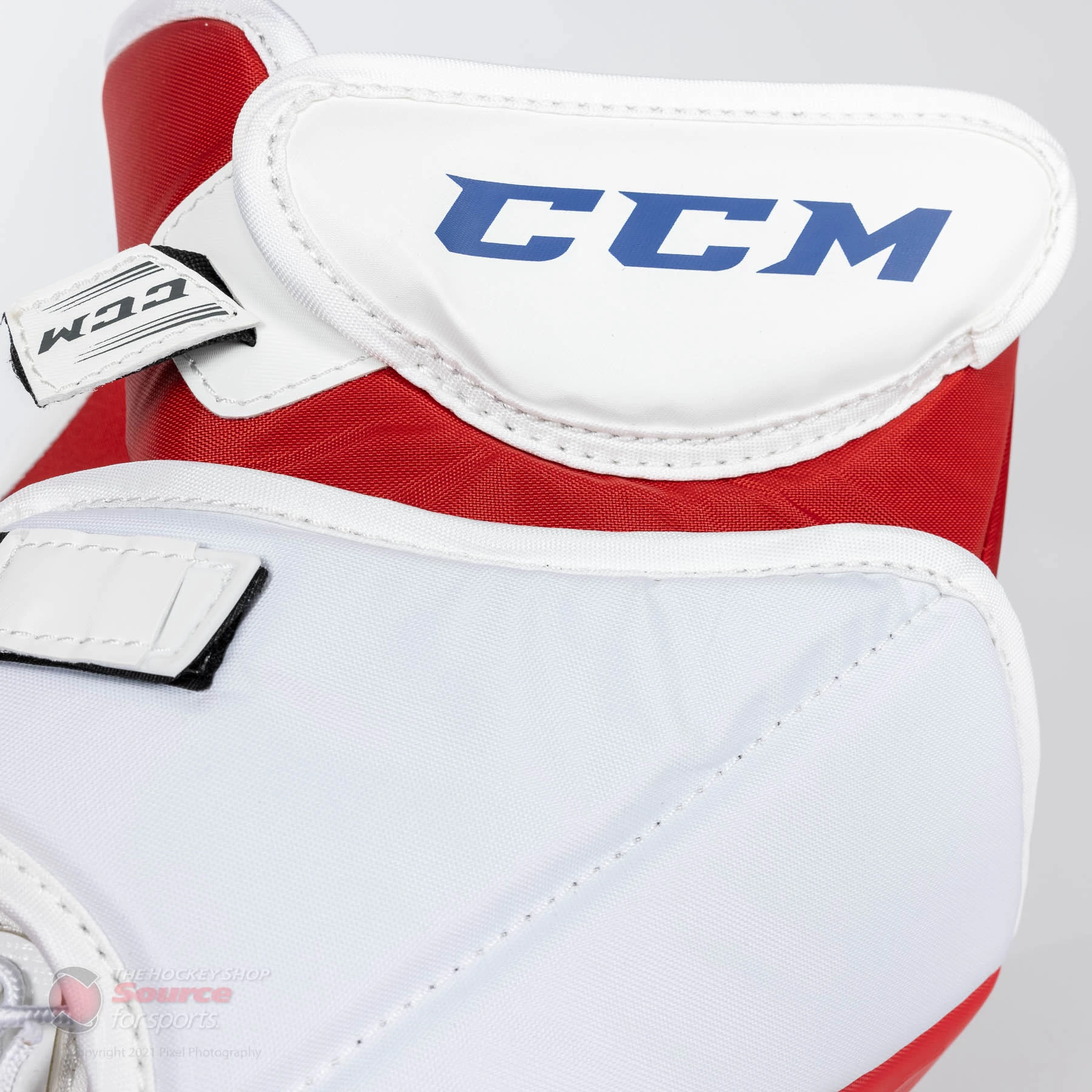 CCM Extreme Flex E5.5 Senior Goalie Catcher 10 CCM Extreme Flex E5.5 Senior Goalie Catcher - Image 8