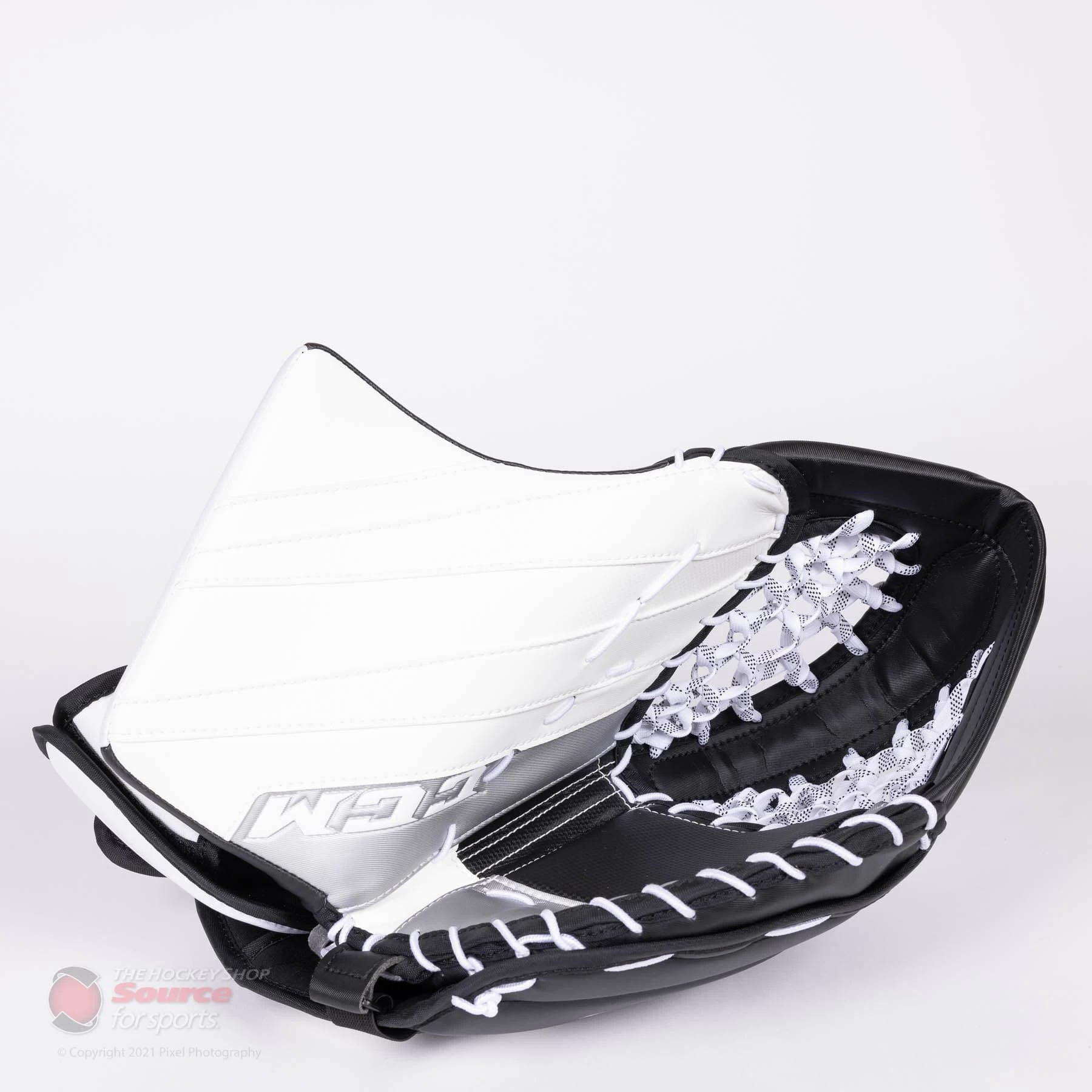 CCM Extreme Flex E5.5 Senior Goalie Catcher - Source Exclusive 4 CCM Extreme Flex E5.5 Senior Goalie Catcher - Source Exclusive - Image 2