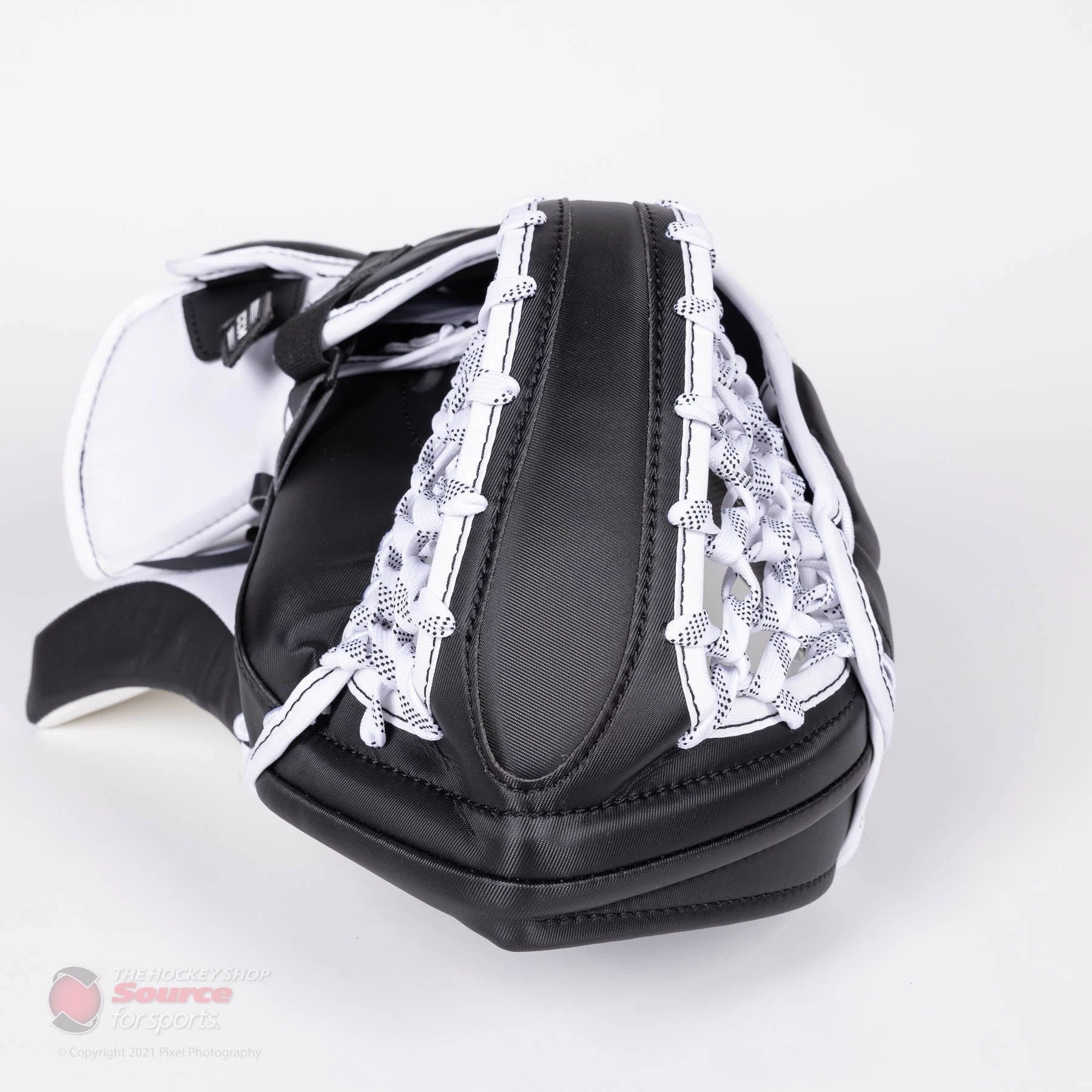 CCM Extreme Flex E5.9 Intermediate Goalie Catcher - Source Exclusive 7 CCM Extreme Flex E5.9 Intermediate Goalie Catcher - Source Exclusive - Image 5