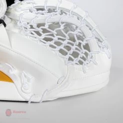 CCM Extreme Flex E5.9 Senior Goalie Catcher 17 CCM Extreme Flex E5.9 Senior Goalie Catcher -Ccm Shop ccm catchers ccm extreme flex e5 9 senior goalie catcher 27988525154370