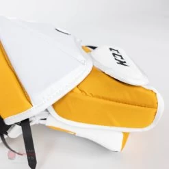 CCM Extreme Flex E5.9 Senior Goalie Catcher 20 CCM Extreme Flex E5.9 Senior Goalie Catcher -Ccm Shop ccm catchers ccm extreme flex e5 9 senior goalie catcher 27988525285442