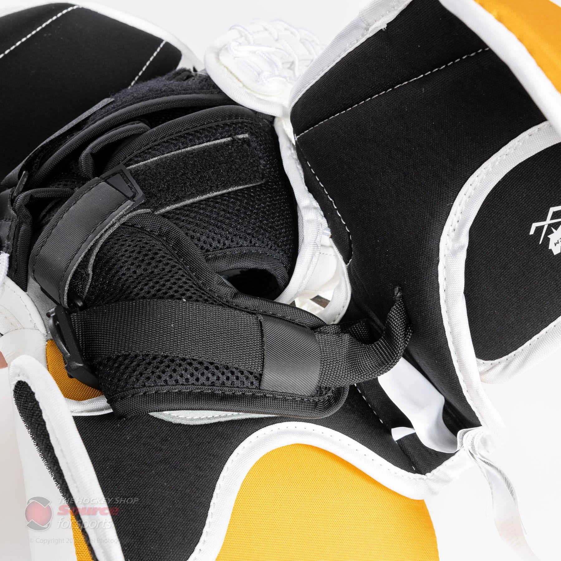 CCM Extreme Flex E5.9 Senior Goalie Catcher 12 CCM Extreme Flex E5.9 Senior Goalie Catcher - Image 10