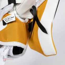 CCM Extreme Flex E5.9 Senior Goalie Catcher 19 CCM Extreme Flex E5.9 Senior Goalie Catcher -Ccm Shop ccm catchers ccm extreme flex e5 9 senior goalie catcher 27988525449282