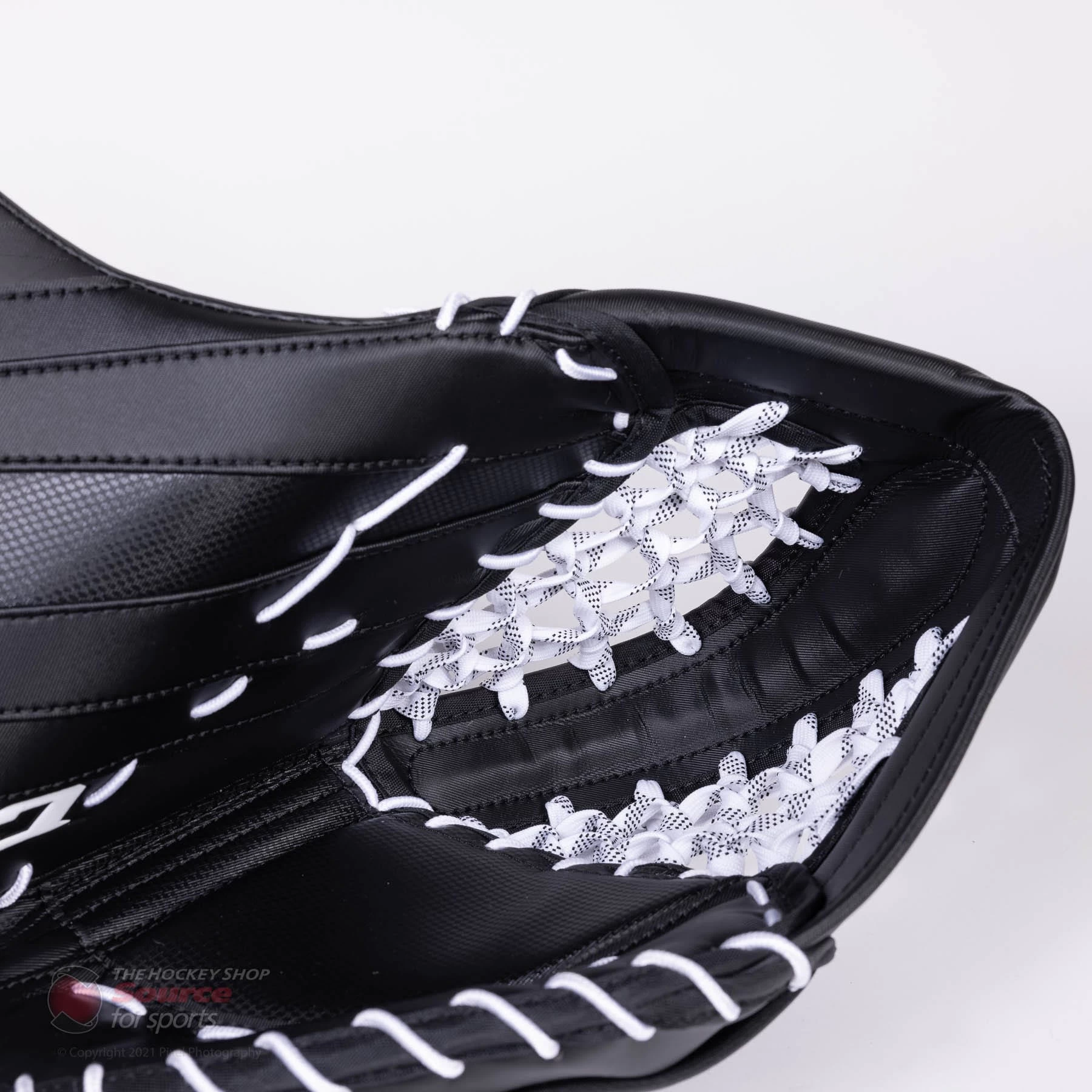 CCM Extreme Flex E5.9 Senior Goalie Catcher - Source Exclusive 5 CCM Extreme Flex E5.9 Senior Goalie Catcher - Source Exclusive - Image 3