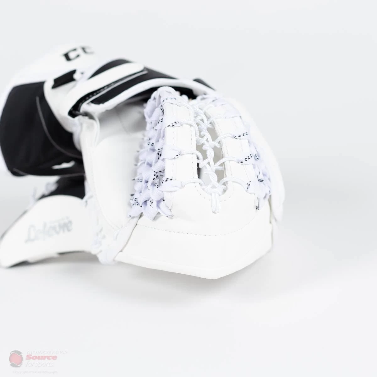 CCM Premier P2.5 Junior Goalie Catcher - Source Exclusive 9 CCM Premier P2.5 Junior Goalie Catcher - Source Exclusive - Image 7