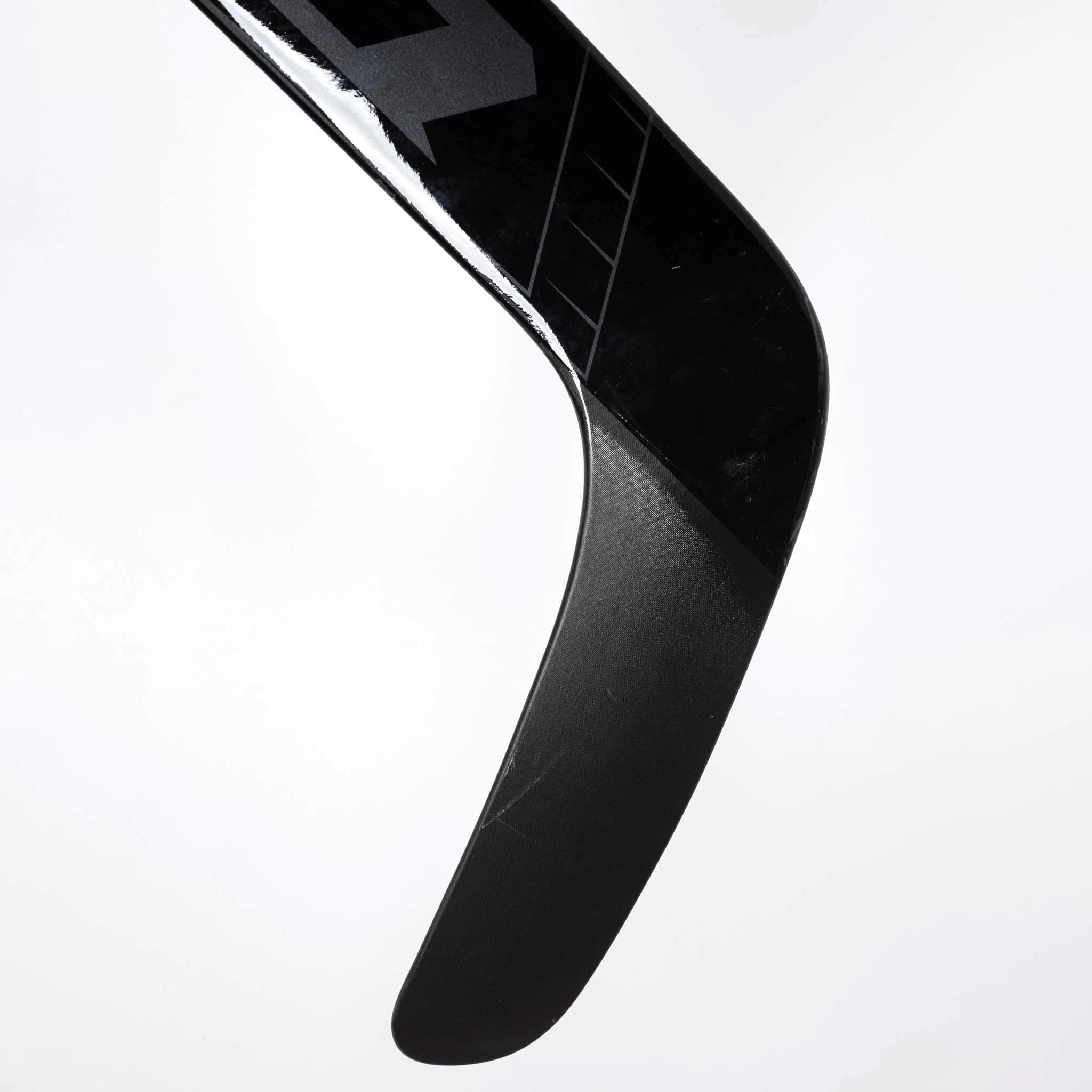 CCM Axis 1.5 Intermediate Goalie Stick 12 CCM Axis 1.5 Intermediate Goalie Stick - Image 10