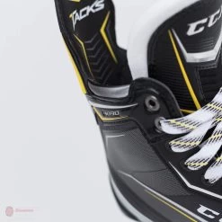CCM Tacks 9090 Junior Hockey Skates 27 CCM Tacks 9090 Junior Hockey Skates -Ccm Shop ccm hockey skates ccm tacks 9090 junior hockey skates 4566115844162