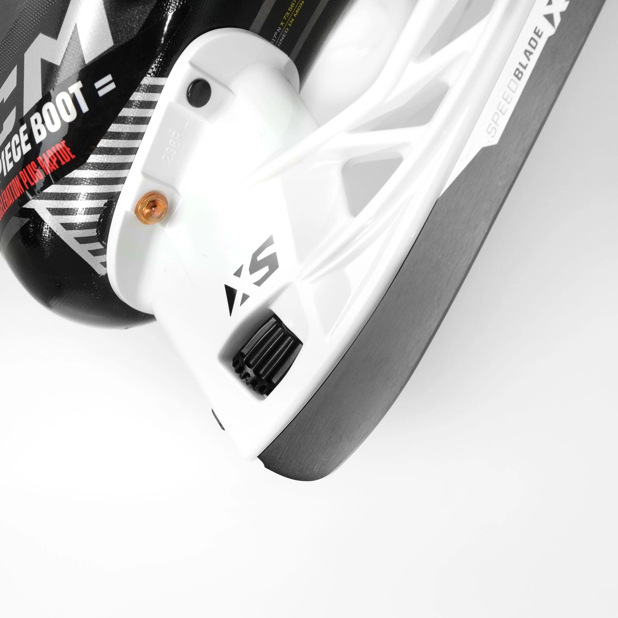 CCM Tacks Vector Plus Intermediate Hockey Skates 6 CCM Tacks Vector Plus Intermediate Hockey Skates - Image 4