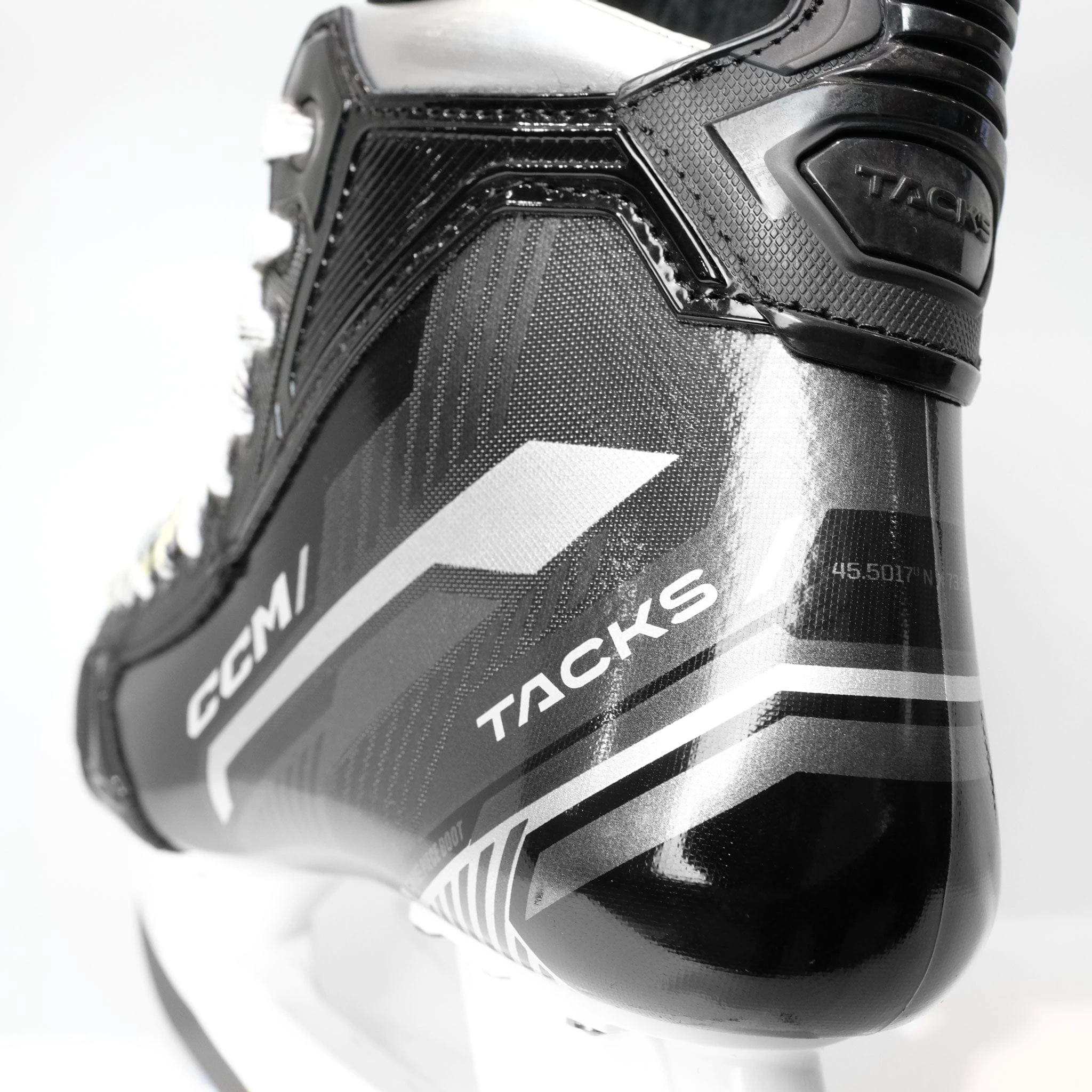 CCM Tacks Vector Plus Senior Hockey Skates 7 CCM Tacks Vector Plus Senior Hockey Skates - Image 5