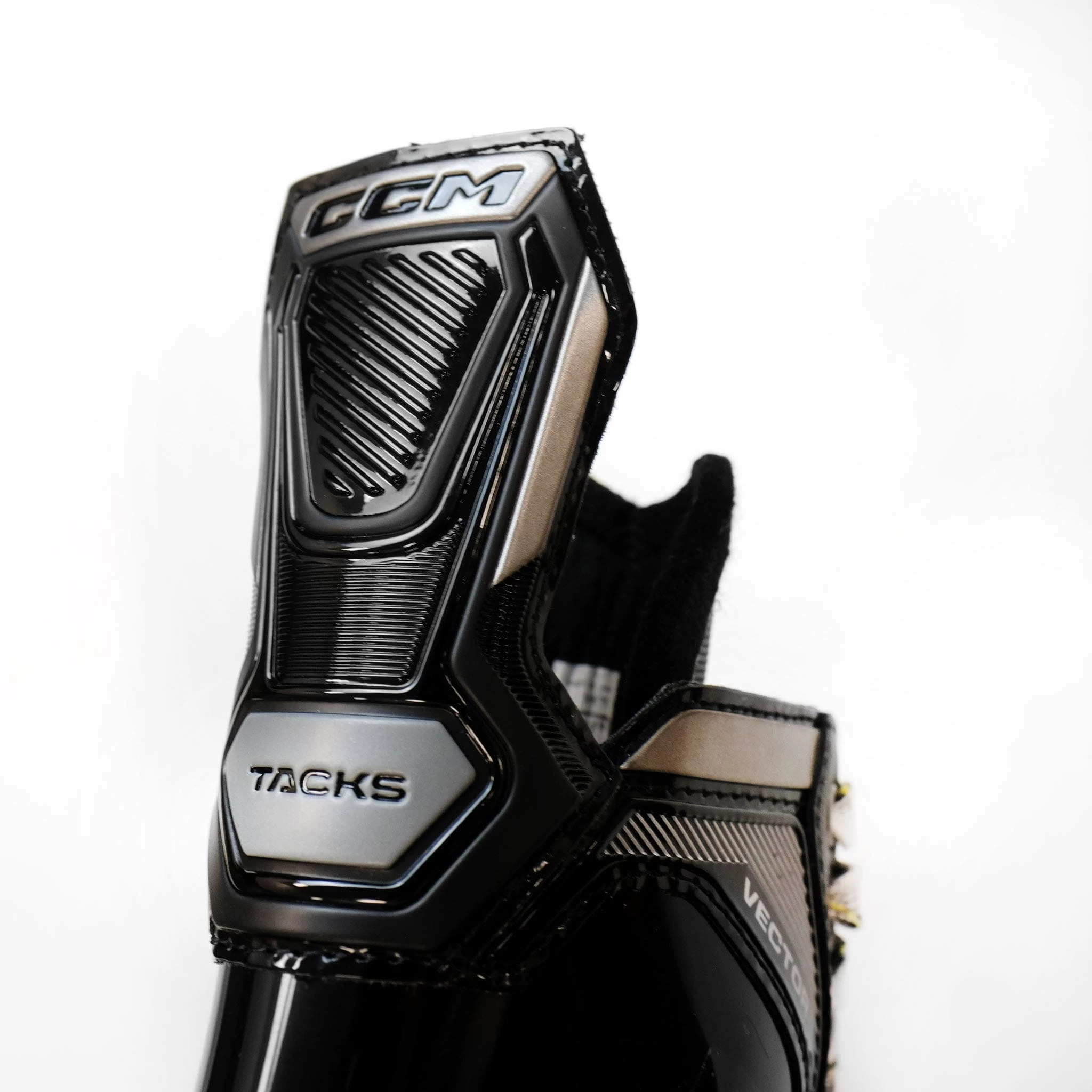 CCM Tacks Vector Senior Hockey Skates 7 CCM Tacks Vector Senior Hockey Skates - Image 5