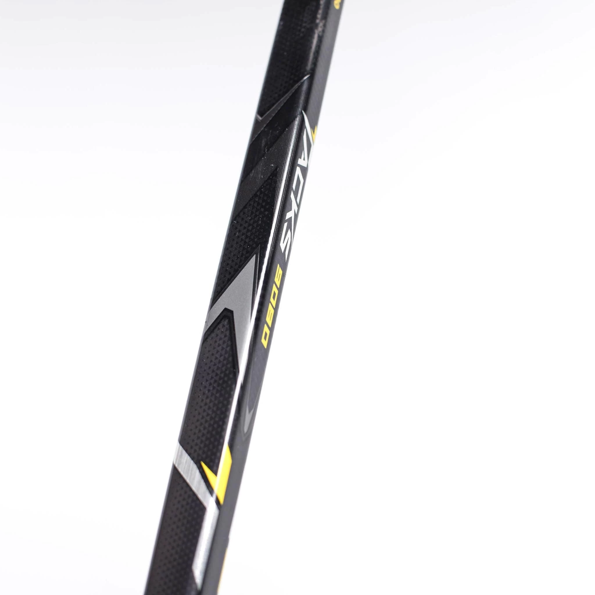 CCM Tacks 9080 Intermediate Hockey Stick 9 CCM Tacks 9080 Intermediate Hockey Stick - Image 7