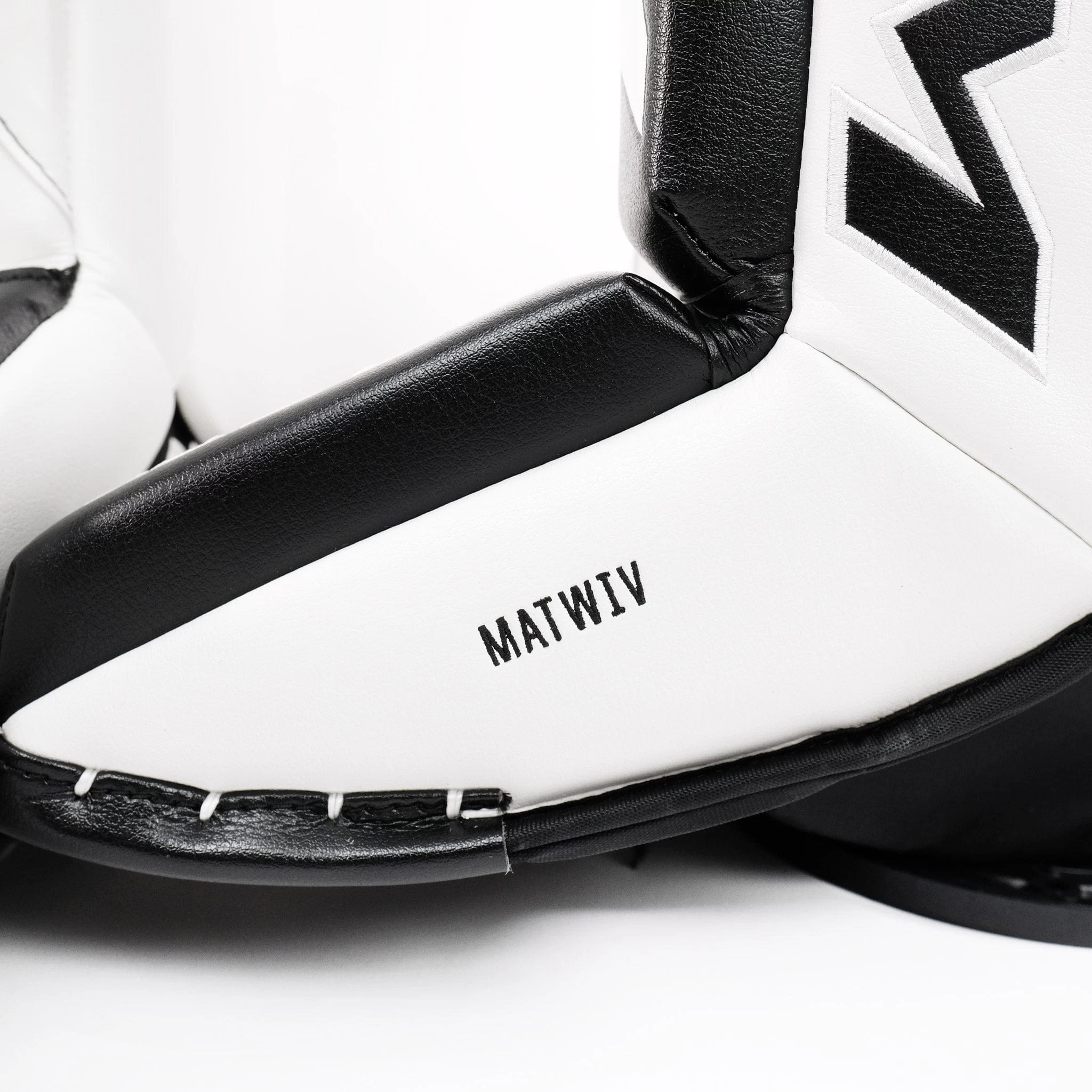 CCM Extreme Flex 5 Senior Goalie Leg Pads - "Pro" Stock - Cam Matwiv 5 CCM Extreme Flex 5 Senior Goalie Leg Pads - "Pro" Stock - Cam Matwiv - Image 3