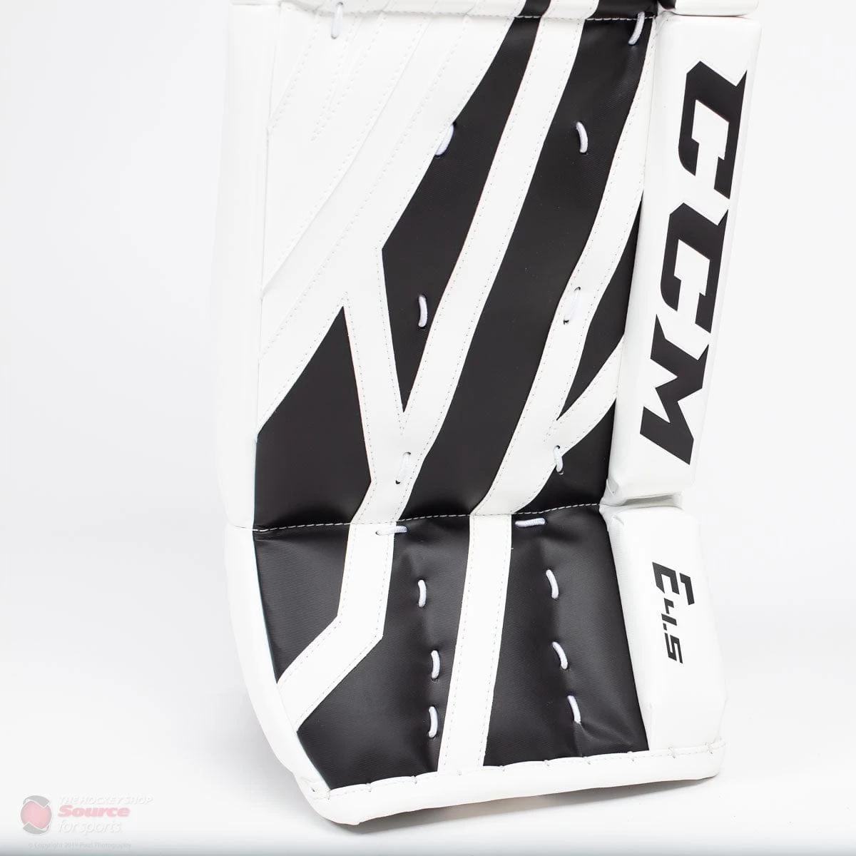 CCM Extreme Flex E4.5 Junior Goalie Leg Pads - Source Exclusive 5 CCM Extreme Flex E4.5 Junior Goalie Leg Pads - Source Exclusive - Image 3