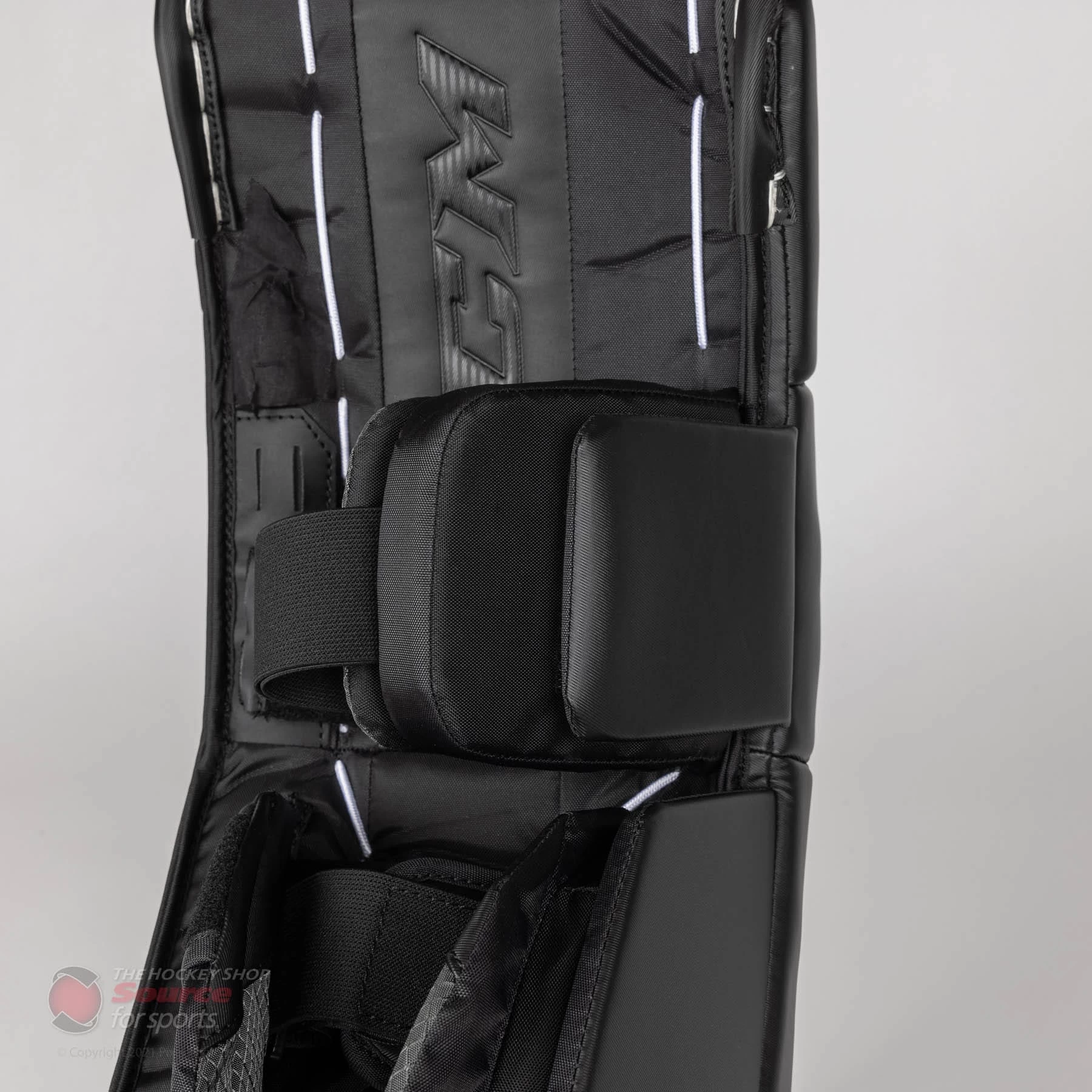 CCM Extreme Flex E5.5 Junior Goalie Leg Pads - Source Exclusive 8 CCM Extreme Flex E5.5 Junior Goalie Leg Pads - Source Exclusive - Image 6