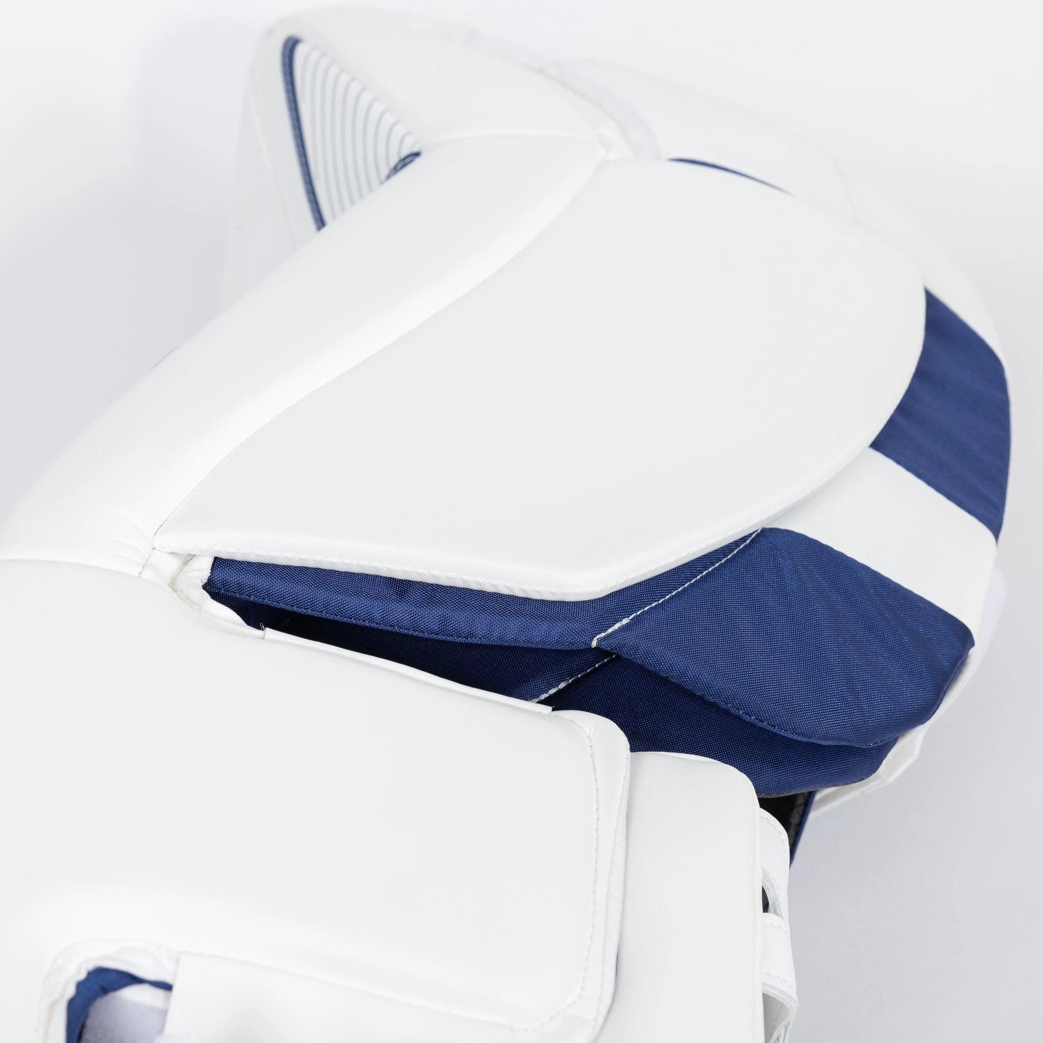 CCM Extreme Flex E6.9 Senior Goalie Leg Pads 8 CCM Extreme Flex E6.9 Senior Goalie Leg Pads - Image 6