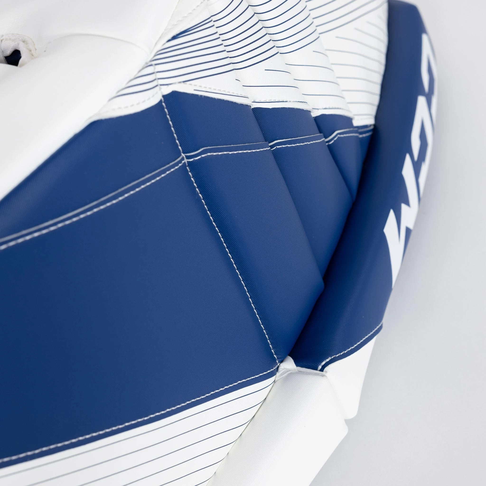 CCM Extreme Flex E6.9 Senior Goalie Leg Pads 7 CCM Extreme Flex E6.9 Senior Goalie Leg Pads - Image 5