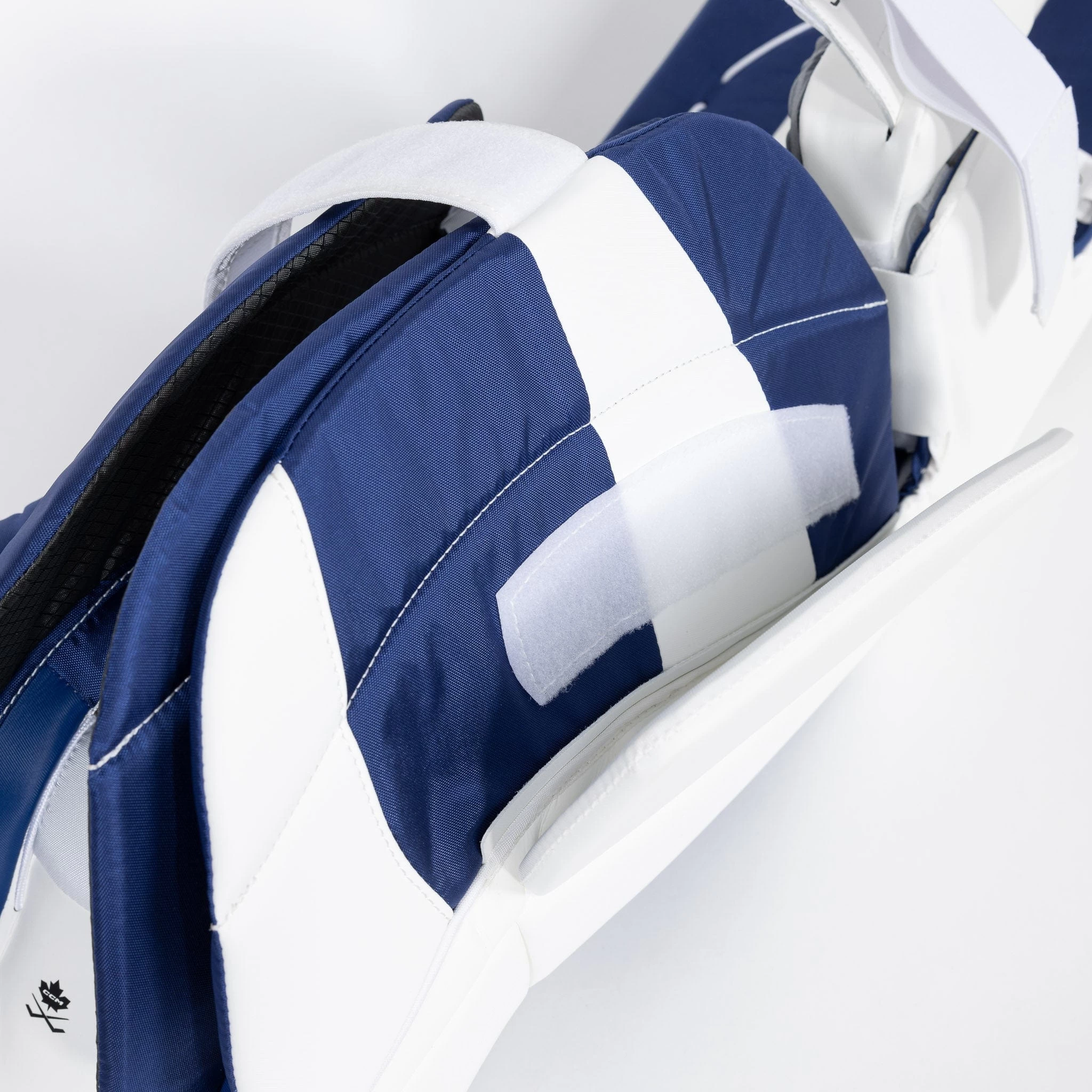 CCM Extreme Flex E6.9 Senior Goalie Leg Pads 12 CCM Extreme Flex E6.9 Senior Goalie Leg Pads - Image 10